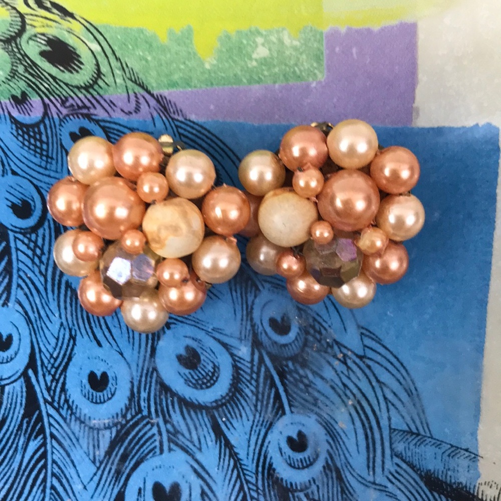 Vintage Clip On Earrings - Picture 7 of 9
